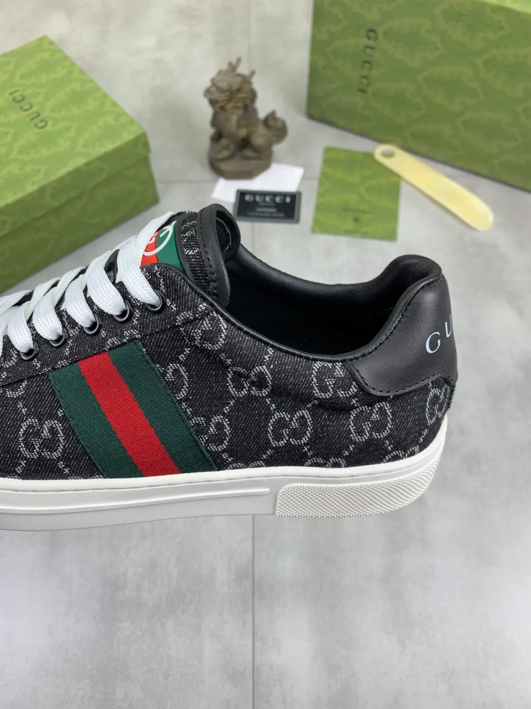 Men's men's shoes P400💰【New style】🆘 The latest model from Gucci's official website🎁Classic casual and fashionable men's shoes👟Hot style💥The style is simple and elegant, exclusive for trendy men. Unique official website's latest brand elements👑Gucci original decoration, fashionable and generous, the fabric is made of original soft calfskin➕Comfortable soft sheepskin lining ✅The official website specifies wear-resistant rubber outsole_full of elasticity, classic model taken in real life🎬Color: 2️⃣colors available😍Number: 38-44
